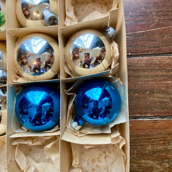 8 Vintage SANTA LAND Ball Glass Christmas Ornaments Boxed 2" Blue Silver Poland - Picture 3 of 9